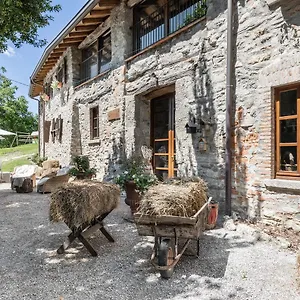בית חווה Cascina Mirandola, קומו