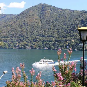 לינה וארוחת בוקר Lakeviewcabin, קומו