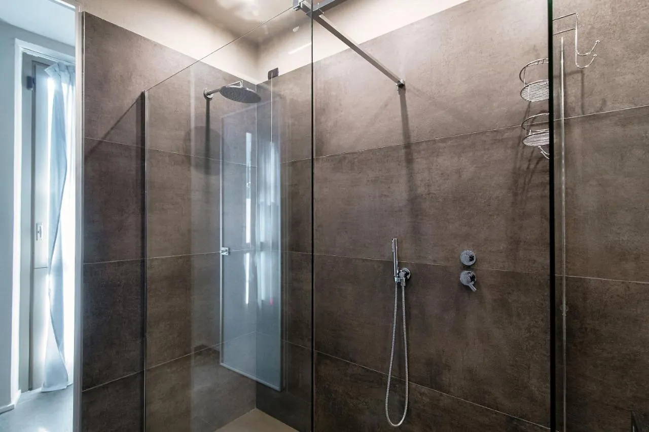 By The Lake - Downtown Como Apartment